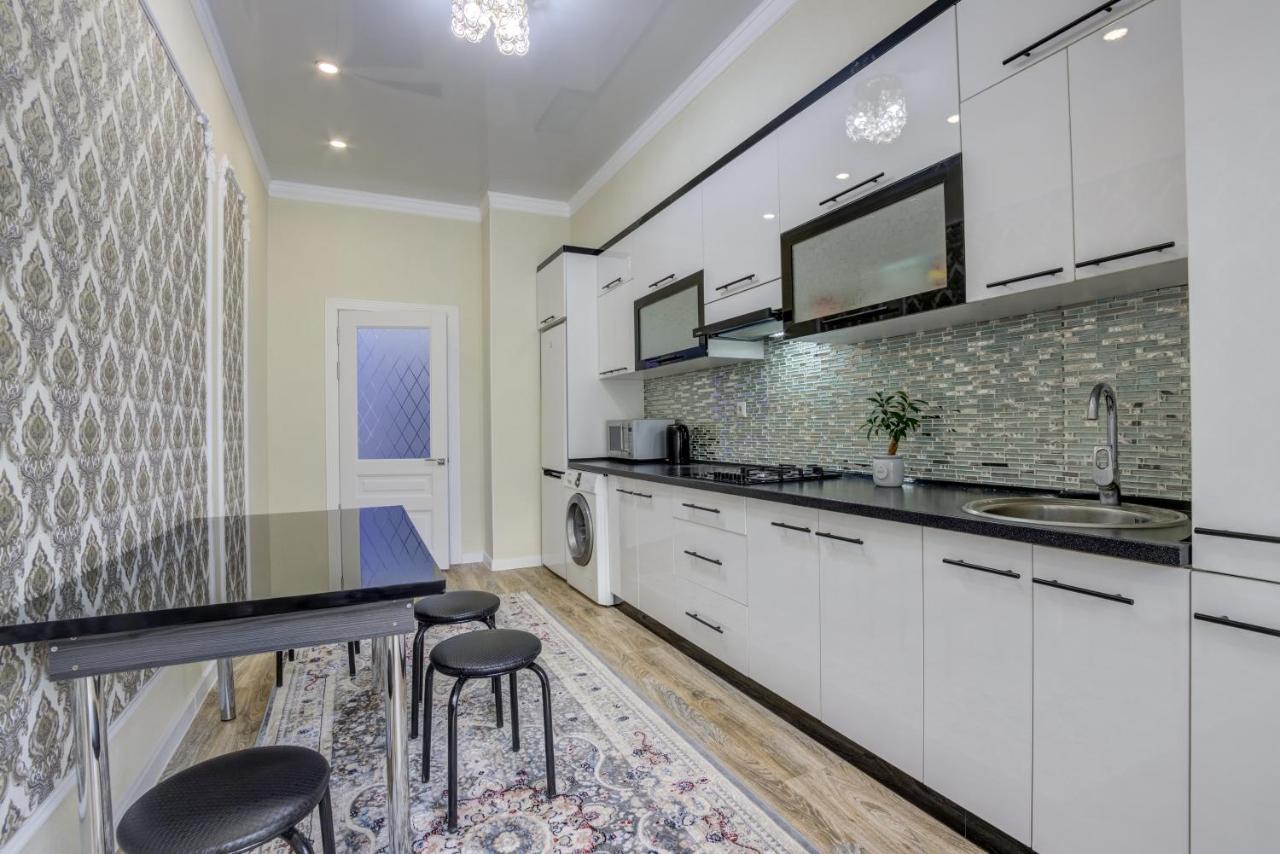 2-Ком Квартира Appartement Bisjkek Buitenkant foto